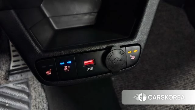 Kia The New Kia Ray 2023 Черный из Кореи, фото 3