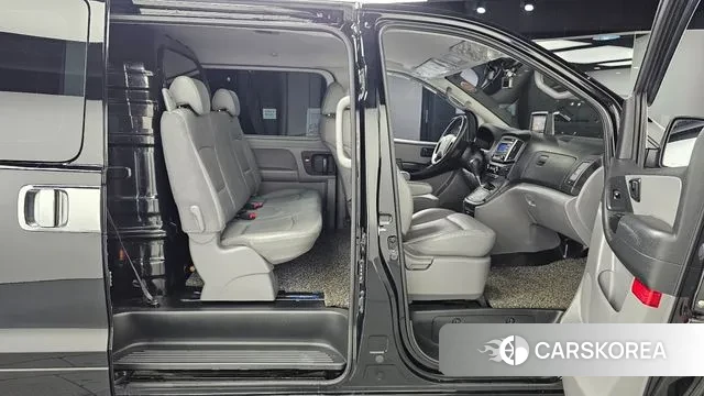 Hyundai The New Grand Starex 2021 Черный из Кореи, фото 3