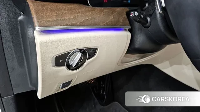 Mercedes-Benz E-Class W213 2022 Белый из Кореи, фото 3