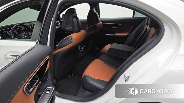 Mercedes-Benz C-Class W206 2022 Белый из Кореи, фото 3