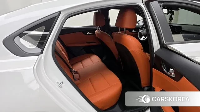 Kia The New K3 2nd generation 2023 Белый из Кореи, фото 3