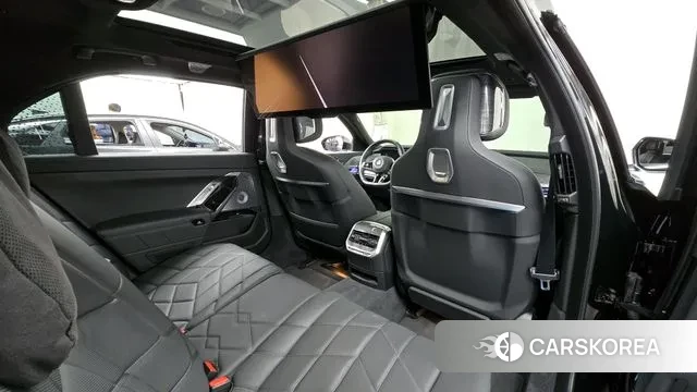 BMW i7 (G70) 2023 Черный из Кореи, фото 3