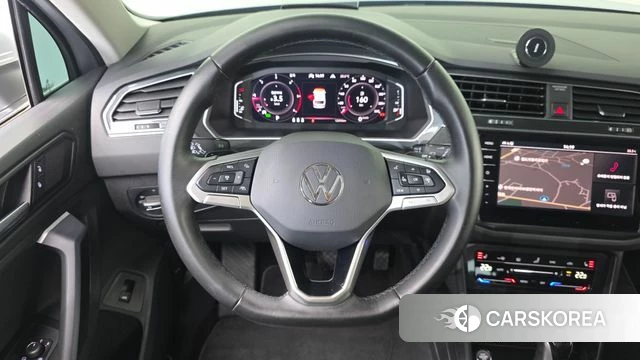 Volkswagen Tiguan second Generation 2023 Серебряный из Кореи, фото 3