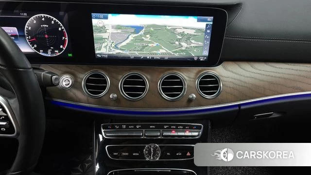 Mercedes-Benz E-Class W213 2019 Белый из Кореи, фото 3