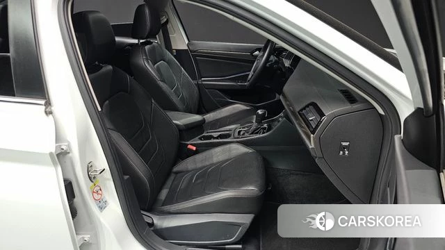 Volkswagen 7th Generation of Jetta 2021 Белый из Кореи, фото 3