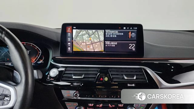 BMW 5 Series (G30) 2021 Черный из Кореи, фото 3