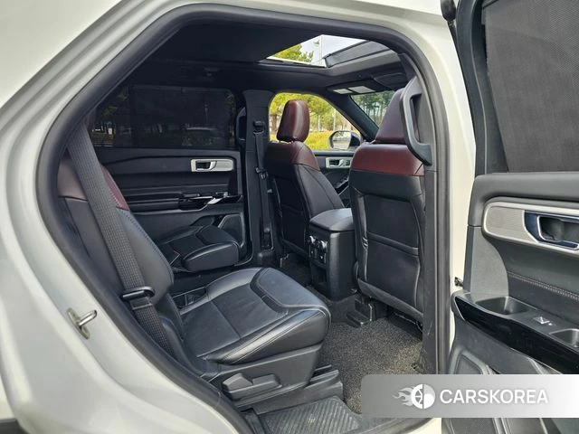 Ford Explorer 6th Generation 2021 Белый из Кореи, фото 3