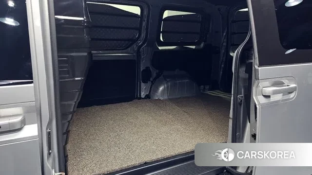 Hyundai Staria 2022 Серебряный из Кореи, фото 3