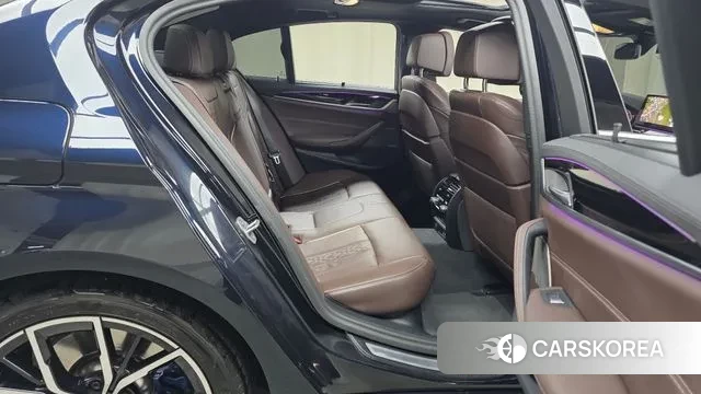 BMW 5 Series (G30) 2023 Черный из Кореи, фото 3