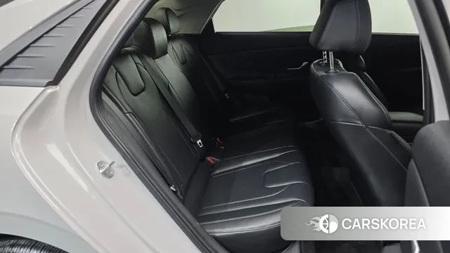 Hyundai Avante (CN7) 2022 Серебристо-серый из Кореи, фото 3