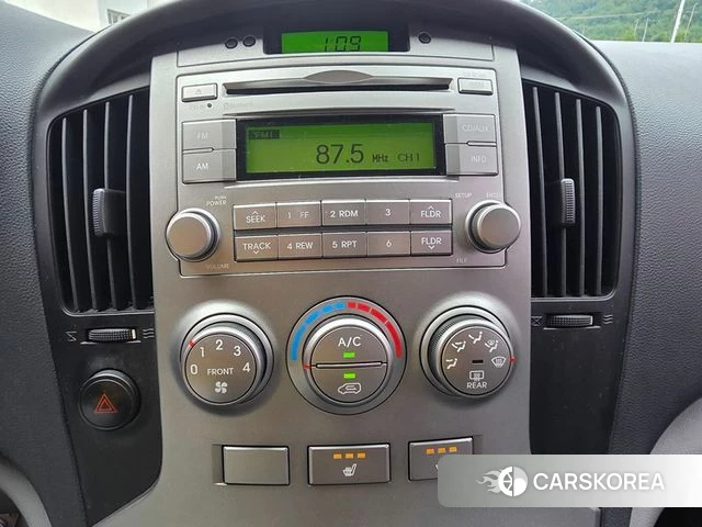 Hyundai Grand Starex 2023 Серебряный из Кореи, фото 3