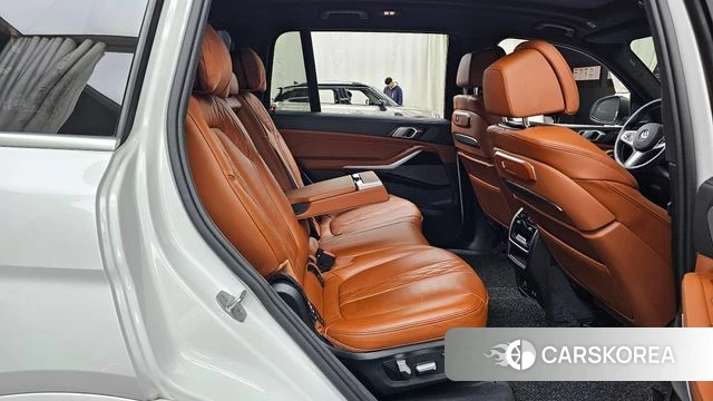 BMW X7 (G07) 2024 Белый из Кореи, фото 3