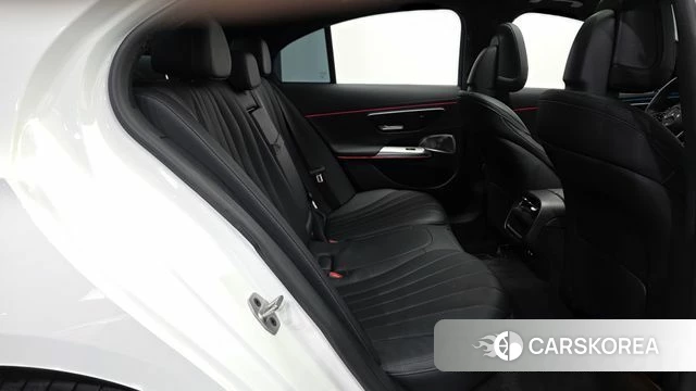 Mercedes-Benz E-Class W214 2024 Белый из Кореи, фото 3