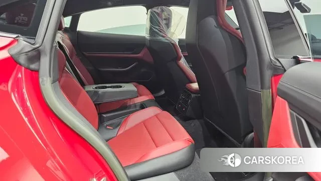 Porsche Taycan 2023 Красный из Кореи, фото 3