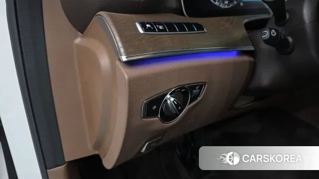 Mercedes-Benz E-Class W213 2019 Белый из Кореи, фото 3