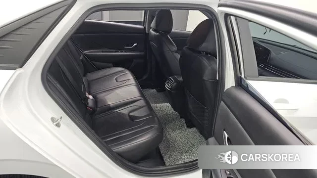 Hyundai Avante Hybrid (CN7) 2022 Белый из Кореи, фото 3