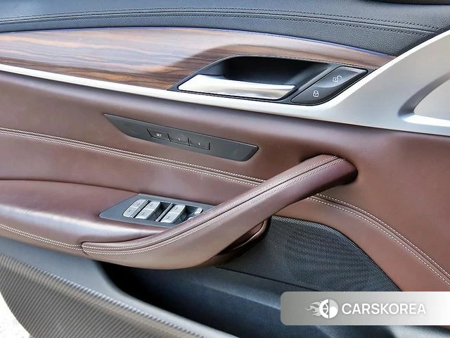 BMW 5 Series (G30) 2019 Серый из Кореи, фото 3