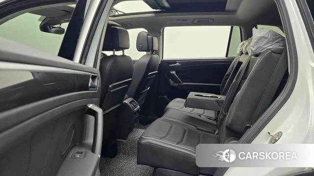 Volkswagen Tiguan Allspace 2020 Белый из Кореи, фото 3