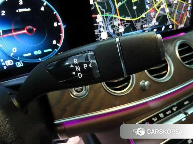 Mercedes-Benz E-Class W213 2023 Белый из Кореи, фото 3