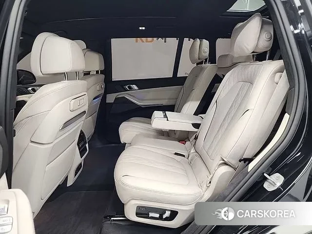 BMW X7 (G07) 2025 Черный из Кореи, фото 3