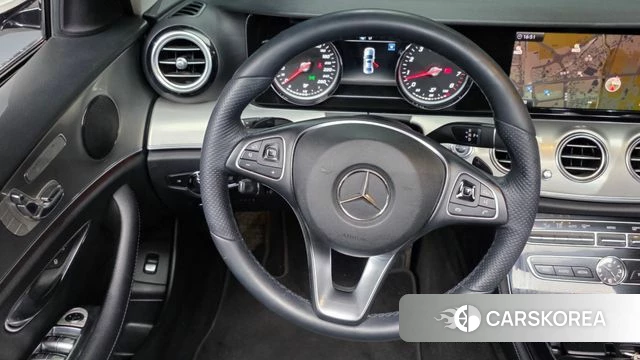 Mercedes-Benz E-Class W213 2018 Белый из Кореи, фото 3