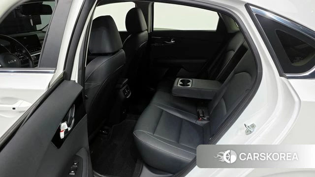 Kia The New K3 2nd generation 2021 Белый из Кореи, фото 3