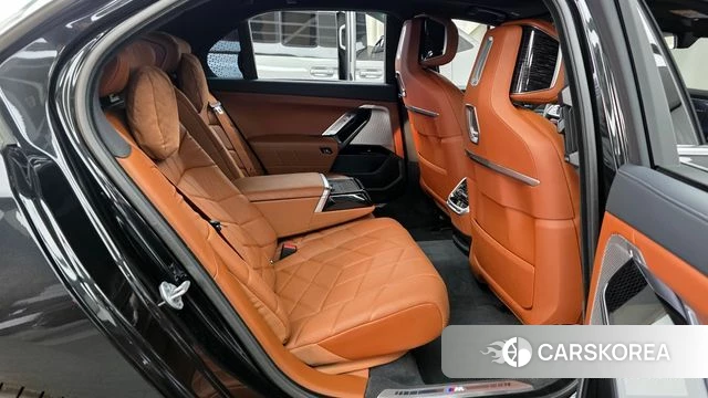 BMW 7 Series (G70) 2025 Черный из Кореи, фото 3