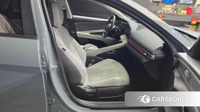 Hyundai Avante (CN7) 2021 Серебристо-серый из Кореи, фото 3