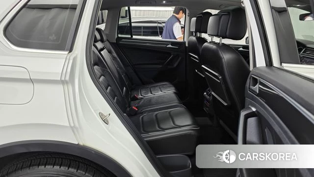 Volkswagen Tiguan second Generation 2019 Белый из Кореи, фото 3