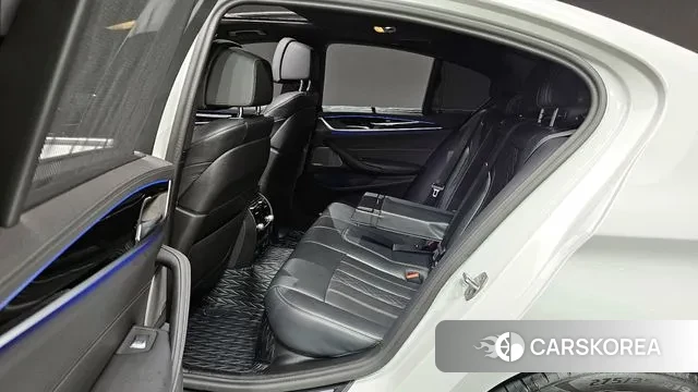 BMW 5 Series (G30) 2023 Белый из Кореи, фото 3