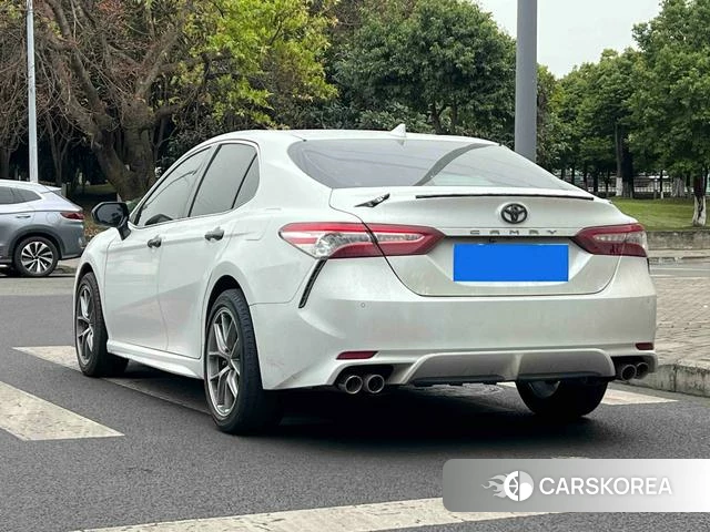 Toyota Camry 2022 Белый из Китая, фото 3