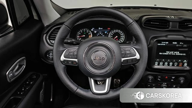 Jeep Renegade 2023 Белый из Кореи, фото 3