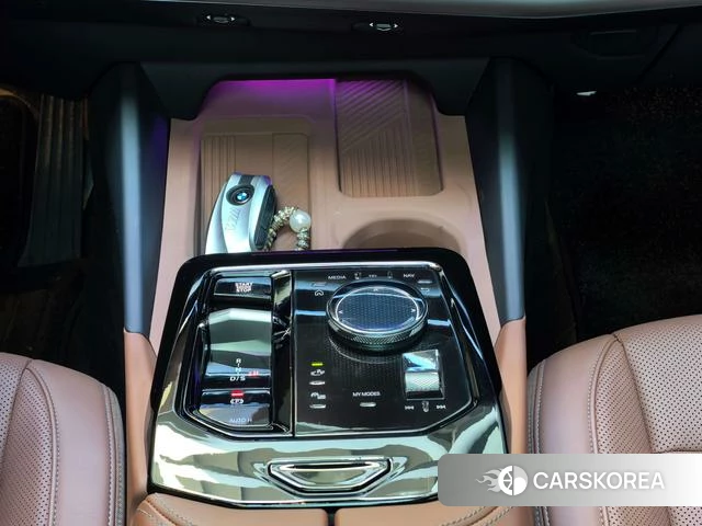 BMW 5 series 2025 Белый из Китая, фото 3