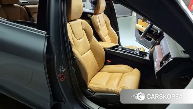 Volvo S60 3rd generation 2021 Серебристо-серый из Кореи, фото 3