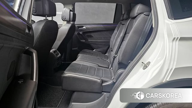 Volkswagen Tiguan Allspace 2024 Белый из Кореи, фото 3
