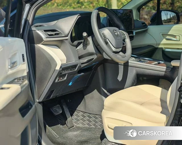 Toyota Grevia 2023 Черный из Китая, фото 3