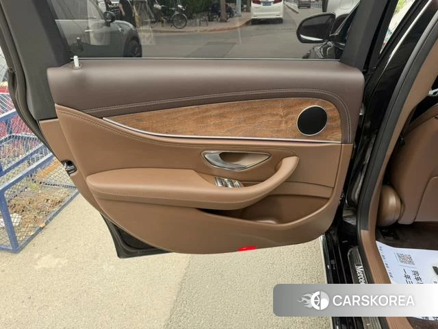 Mercedes-Benz E-class id 3875918 из Китая 3