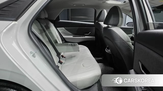 Hyundai Avante (CN7) 2020 Серебристо-серый из Кореи, фото 3