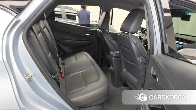 Chevrolet (GM Daewoo) Bolt EV 2018 Светло-серебряный цвет из Кореи, фото 3
