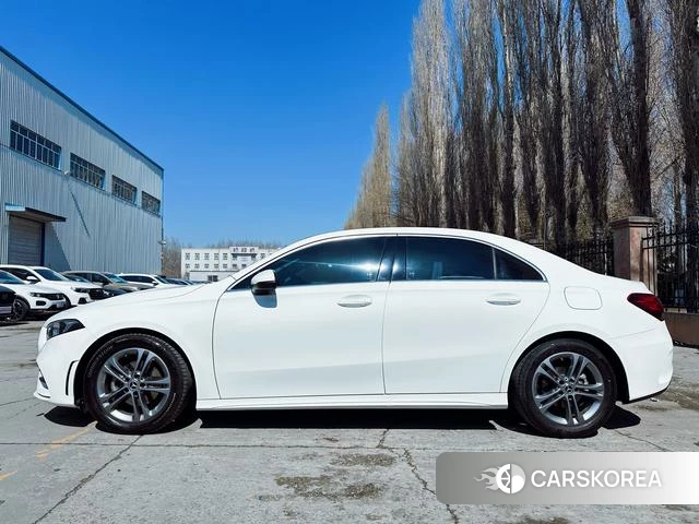 Mercedes-Benz Class A 2022 Белый из Китая, фото 3