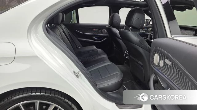 Mercedes-Benz E-Class W213 2022 Белый из Кореи, фото 3