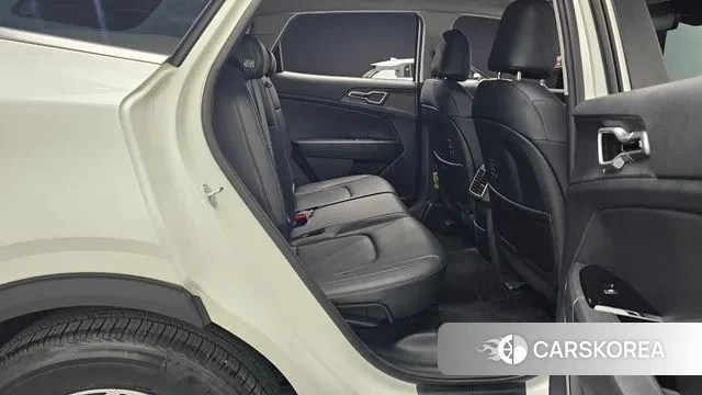 Kia Sportage 5th Generation 2023 Белый из Кореи, фото 3