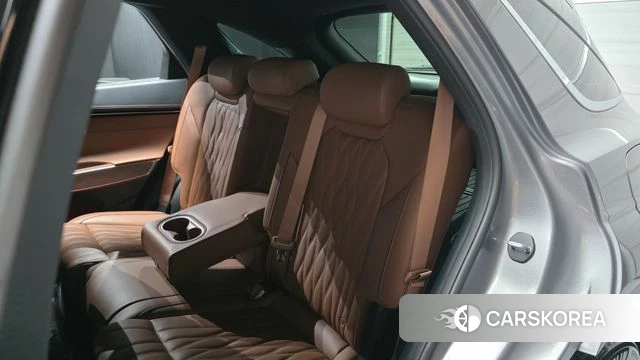 Genesis GV70 2023 Серебристо-серый из Кореи, фото 3