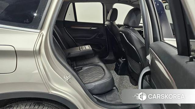 BMW X1 (F48) 2020 Песочный из Кореи, фото 3