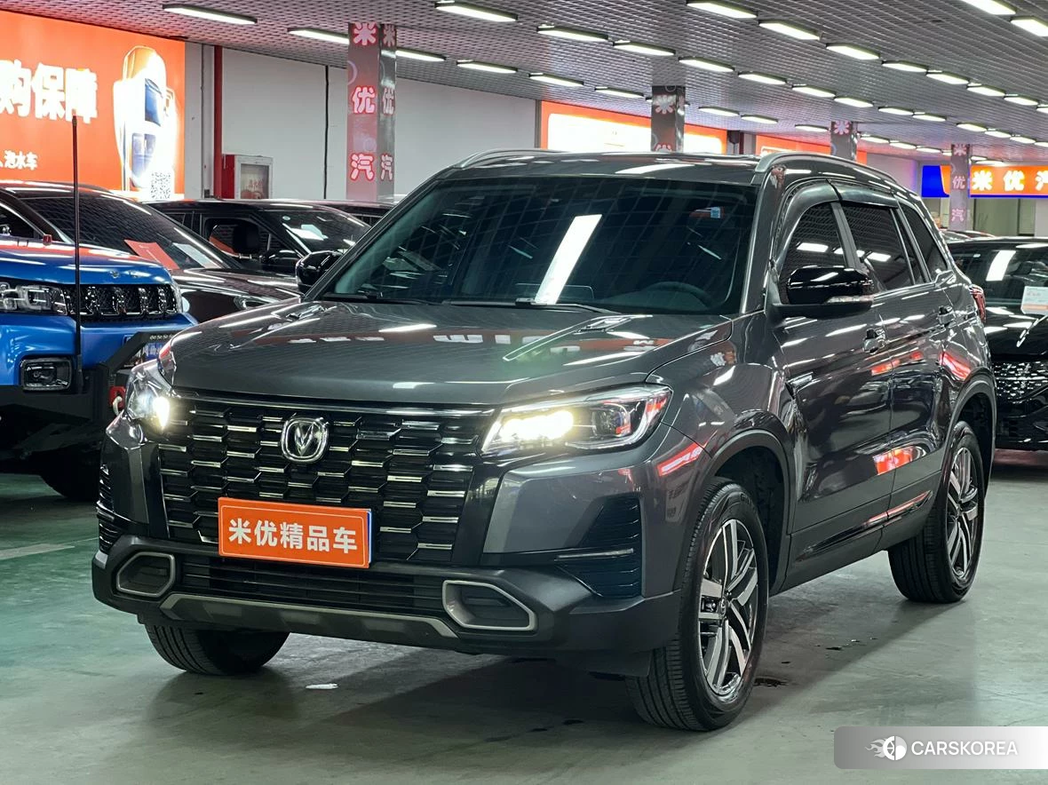 Chang'an CS75 2024 Темно-серый из Китая, фото 3