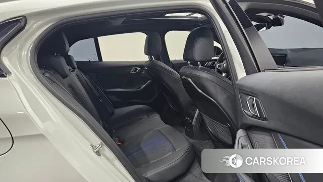 BMW 1 Series (F40) 2023 Белый из Кореи, фото 3