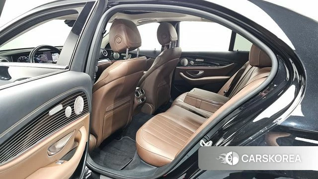 Mercedes-Benz E-Class W213 2021 Черный из Кореи, фото 3