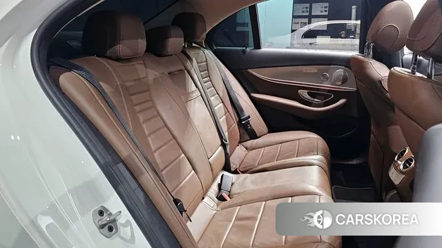 Mercedes-Benz E-Class W213 2020 Белый из Кореи, фото 3