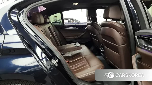 BMW 5 Series (G30) 2018 Черный из Кореи, фото 3