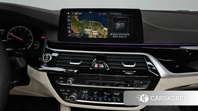 BMW 5 Series (G30) 2019 Белый из Кореи, фото 3